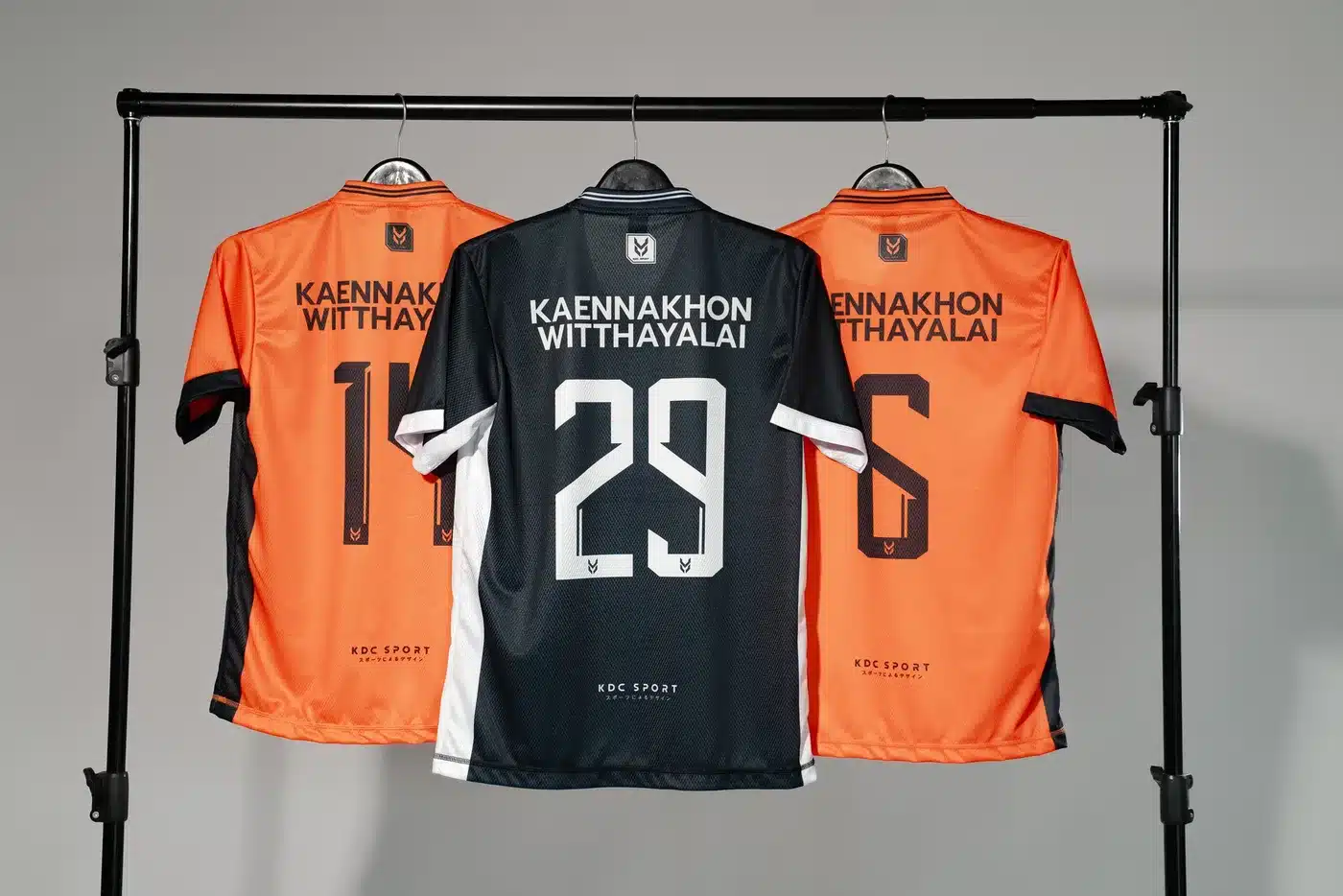 เสื้อทีมฟุตบอลโรงเรียนแก่นนครวิทยาลัย พิมพ์ลายซับลิเมชัน ผลงาน KDC SPORT